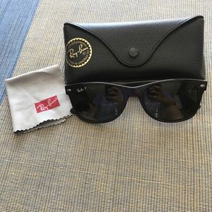 Ray Ban New Wayfarer Polarized Sunglasses
